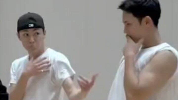 【ضحكة اليوم】النجدة! هذا الشخص لديه جينات الكوميديا بطبيعته