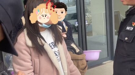 العمّ الشرطي ينتقل بسلاسة من مشهد لآخر