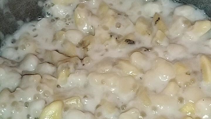 Ginataang Bilo-bilo na may saging at sago