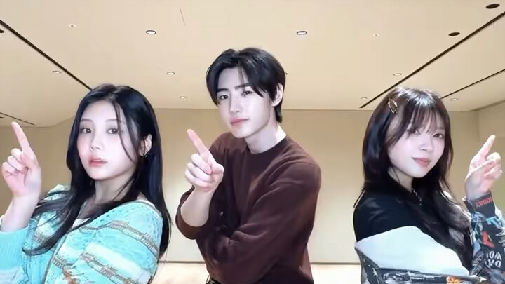 ENHYPEN Park Sung Hoon X ILLIT MOKA WONHEE Thử thách nhảy "No Doubt"