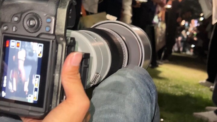 Chen Zhongxiang memotret gadis di Guangzhou Firefly 600