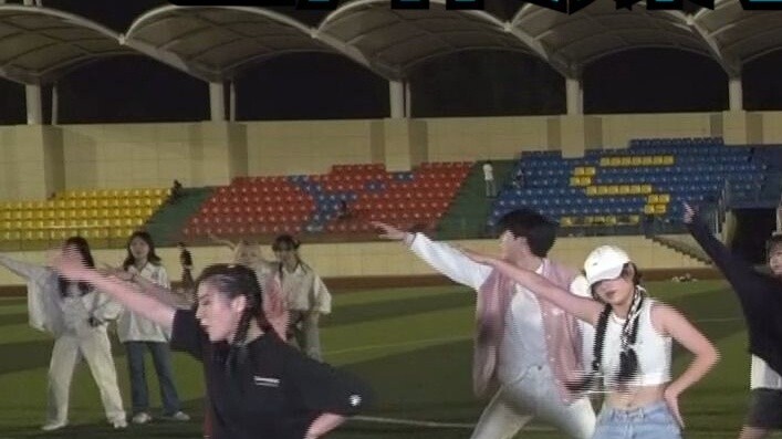Sichuan Media College BTS Special! Fans are ecstatic~Crazy now~