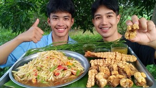 หางหมูกรอบฟูๆ กรอบสะท้านทุ่งกินกับส้มตำรสเด็ด แซ่บหลายพี่น้อง.