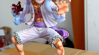 Nika Luffy mengecat ulang sosok One Piece koa Luffy
