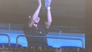 Huang Zitao berkata hanya dengannya aku bisa bertemu dengannya tanpa mempedulikan apa pun