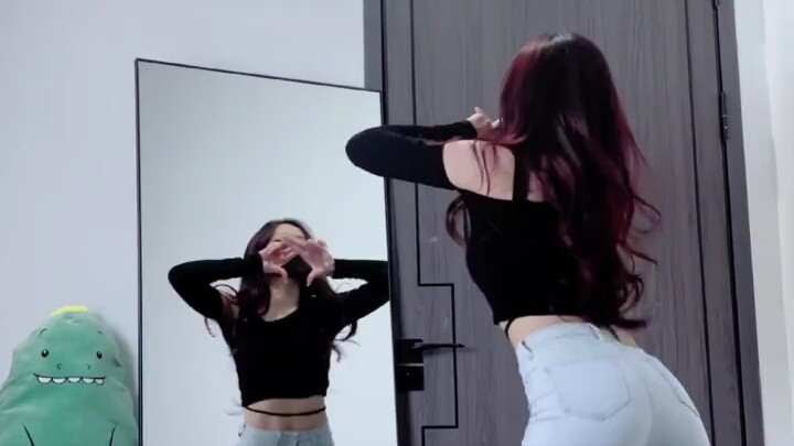 Không gì có thể ngăn cản tôi ngắm nhìn những người đẹp mặc quần jeans bó! ! !