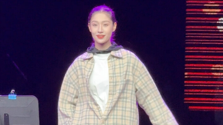 The most beautiful performance of "Barangzai" is here! The atmosphere on the scene is so good!