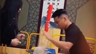 Không ngờ được nhỉ, đổi vị trí xem thuận tay hơn đấy 😂