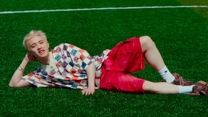 【4K】Doh Kyung-soo’s New Song “Sing Along” Official Subtitled MV Released