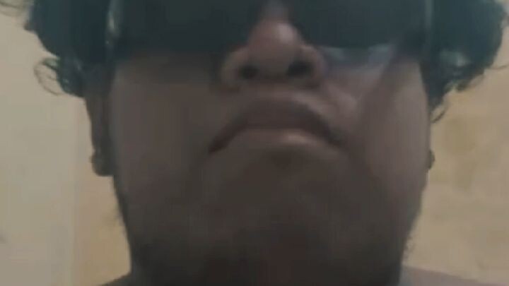 ความในใจจากแว่นสีดำ