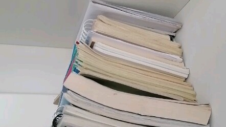 إنه مجرد خريج مدرسة ثانوية يجمع الكتب، لا داعي للنقر عليه