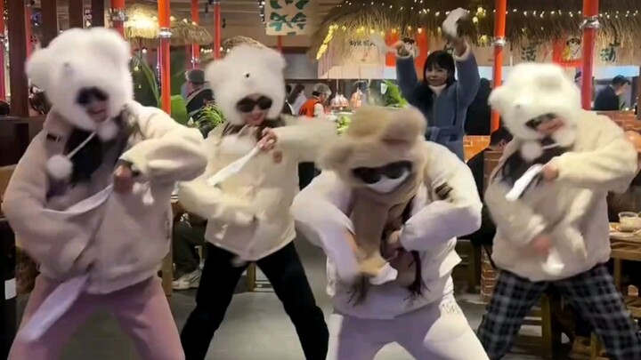 Video menari swafoto si ‘kentang kecil’ dari selatan, netizen: Ini kan yang dikenal sebagai ‘tarian 