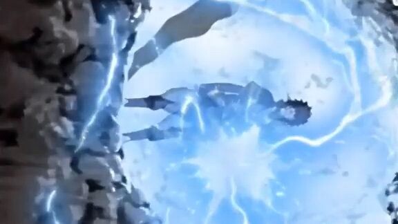 Sasuke emang beda yaa dari Itachi😎