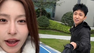 Thật sự không thể có chuyện hai người ngủ chung một giường.