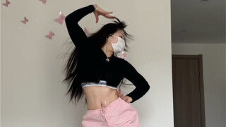 很难被pua，任何被恶意贬低的话语都会让我直接发火🤗#糖糖编舞 #icecream #粉墨穿搭 #ootd