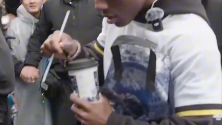 Kakak Tiroid Gondok Pertama Kali Minum Teh Wang Bao Ji: Rasanya Sangat Enak!