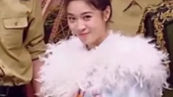 أنا أحب جدًا مشاهدة مقاطع تيك توك القصيرة التي تُنتجها مجموعات مي جي!!