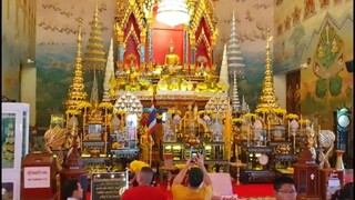 Lloyd alone in Nong Khai Thailand