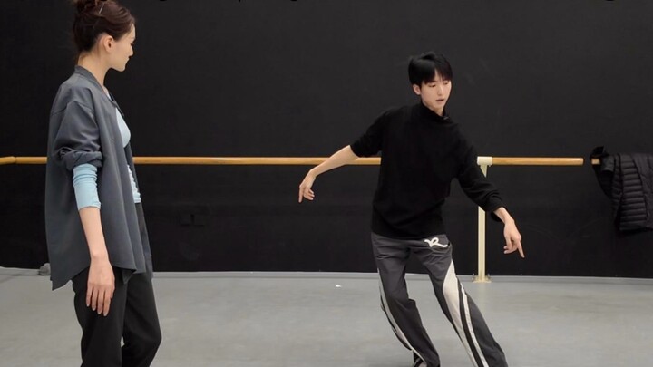 Chinese classical dance embodies all the Chinese people's yearning for oriental aesthetics and philo