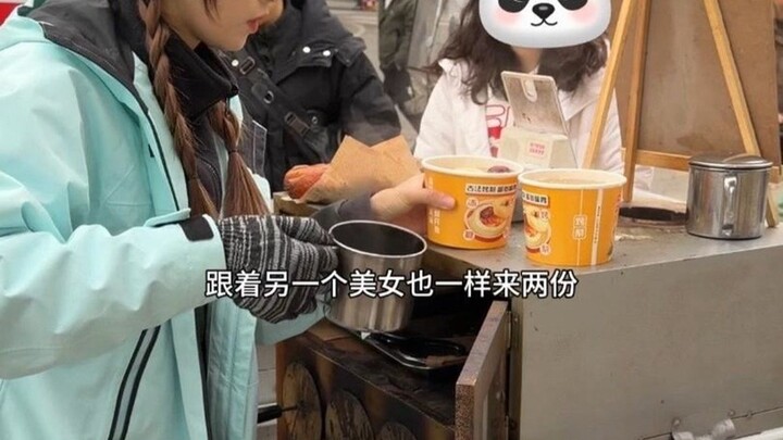แผงขายมันเทศเพิ่มไส้กรอกย่างแล้วเหรอ?