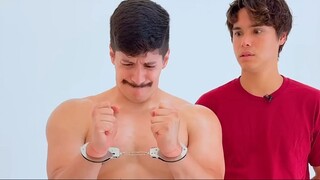 Strongest Man vs Strongest Handcuffs