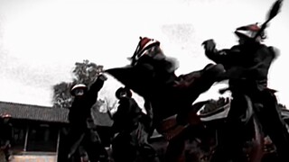 “骄横一时欺幼主 猖狂几度藐权臣！”