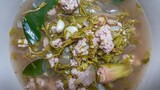 ต้มใบมะขามอ่อนหมูสับ ใบมะขามอ่อน ทำอะไรได้บ้าง Young Tamarind Leaves with Minced Pork Soup Thai Food