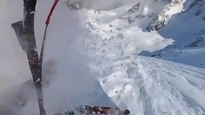 Red Bull athlete landed on the ground, spotted the avalanche and managed to escape