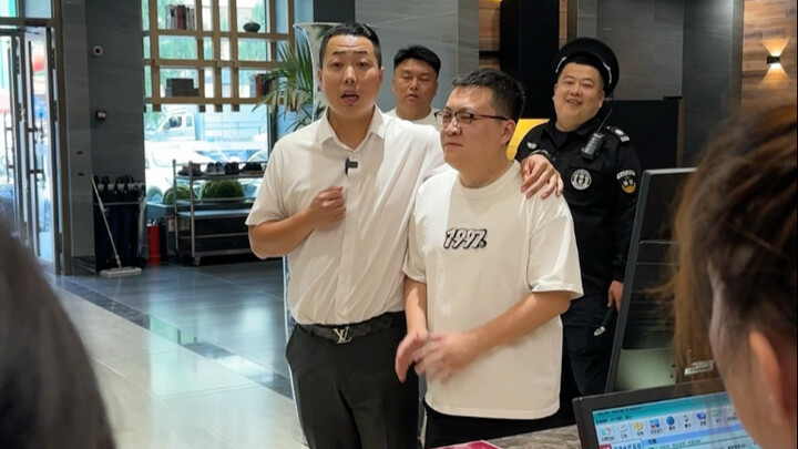 Lao Si menangani insiden pemogokan pekerja liburan