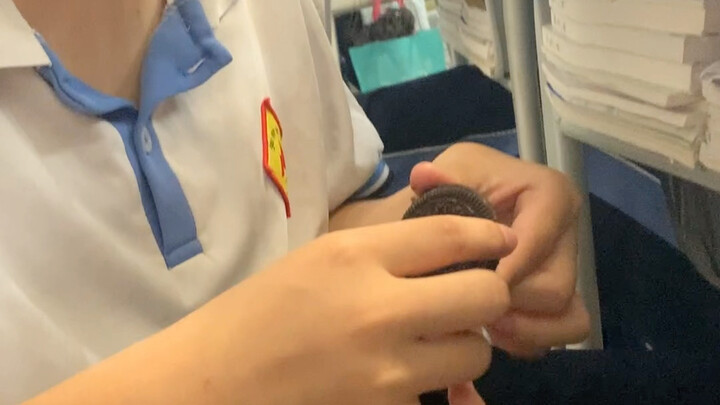 Every time you can't finish eating, give it to me, boo hoo