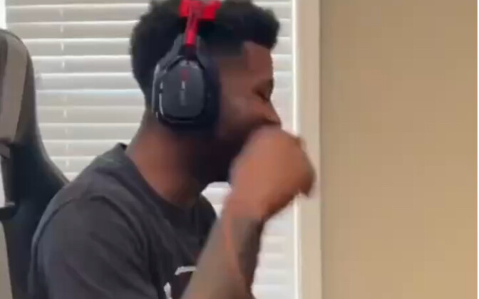 Phản ứng của bạn trai khi game vẫn đang tải