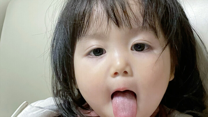 อืม… สาวน้อยคนนี้กลับมีสองหน้ากันเลยนะ?!