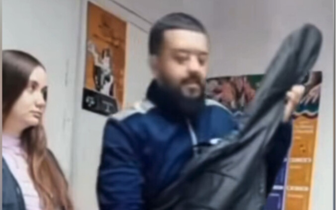 انتهى عدد عازفي الغيتار في الفرقة، وأنا معي جرس الرياح، سأرحل أولاً يا حبيبي.