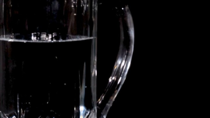 【Phóng to gấp tỷ lần】Thủy tinh nóng vs nước lạnh