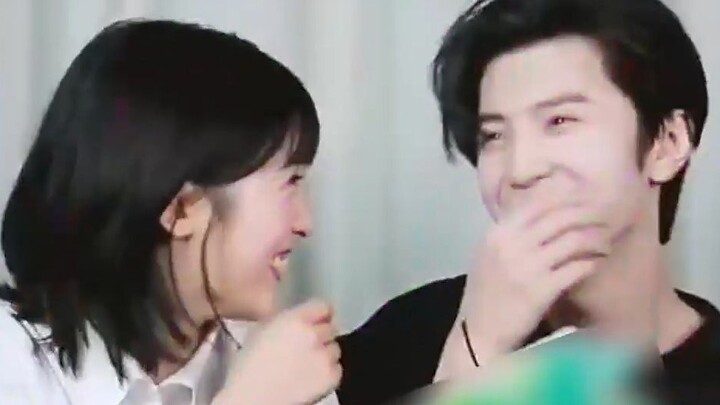 Hiburan itu lingkaran! Shen Yue: Kebetulan sekali! Kita punya pemeran utama pria yang sama! Hu Yitia