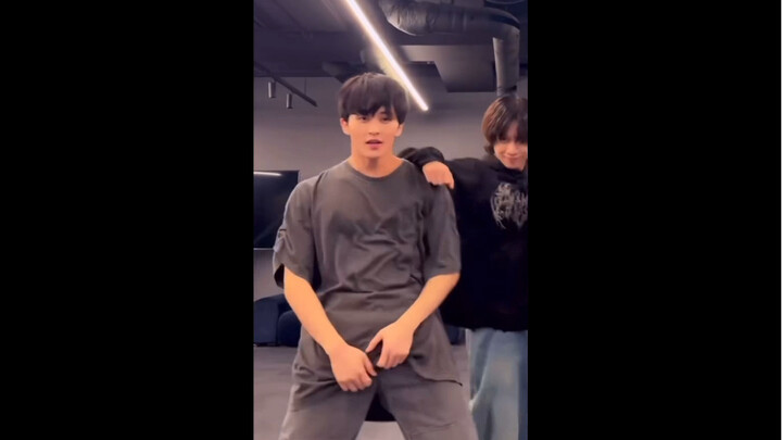 [Li Ma Ke] Honey, do you really make this face when you’re “doing it”?