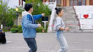 يأخذ السيد Xiaotang Lei Lei في جولة في Liuzhou #RobotDance #BreakDance