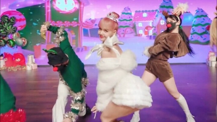 Video tari LISA untuk lagu “MONEY” (Versi Natal) telah dirilis! Hadiah Natal yang sangat mengejutkan