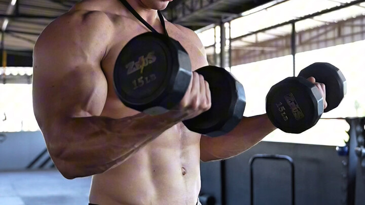 Tập toàn thân với tạ tay tại nhà