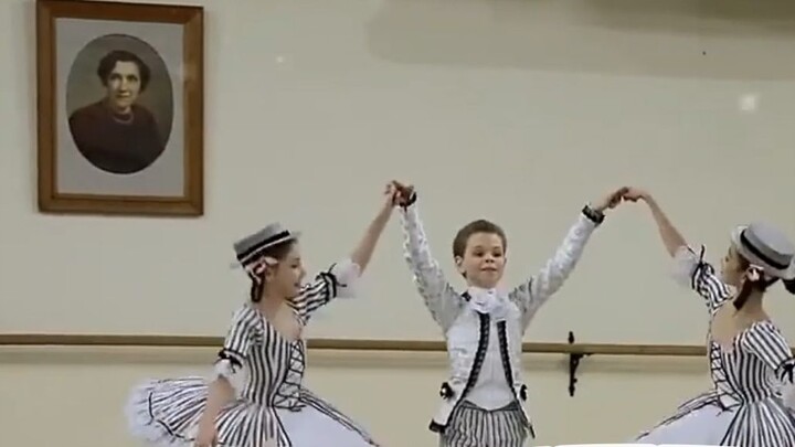 [Dance] Super cute! The Nutcracker Trio