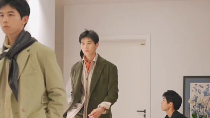 مشاهدة عروض الأزياء وتعلم كيفية الارتداء | 16 طقم للرجال في الخريف، أيهم تختار؟