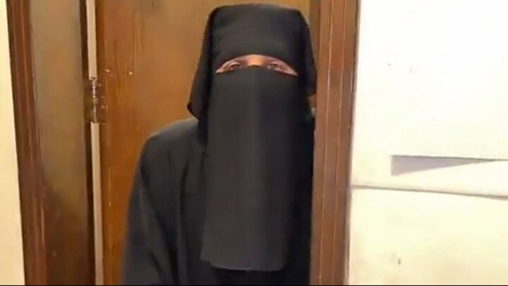 مافيش حاجه راكبه 🤣 هو بيت منو بالضبط ؟ 😂 منذا صويلح ؟ 🤣