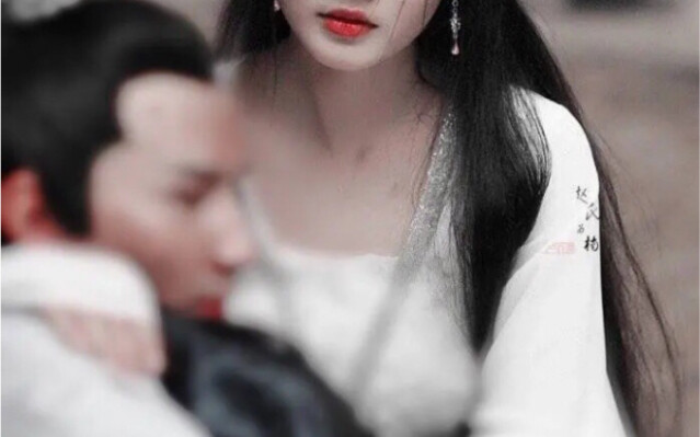 This is what beauty, strength and misery are like. How can the more she is abused, the more beautifu