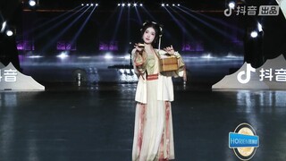 3 走秀《远山乔》