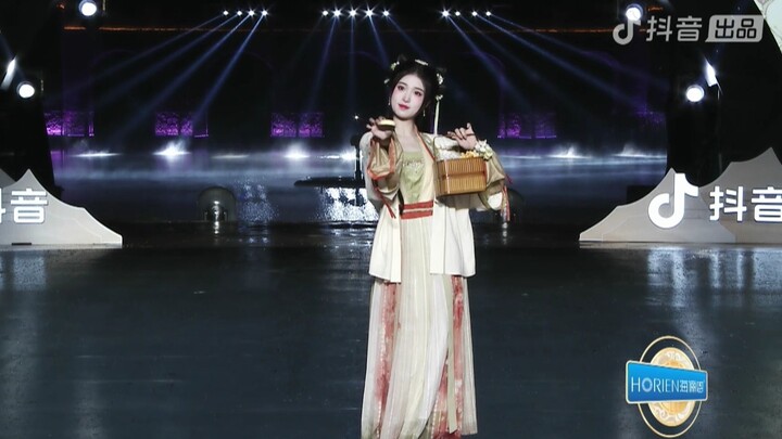 3 Trình diễn thời trang "Yuan Shan Qiao"