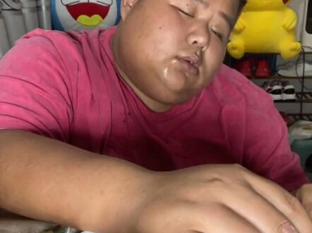 Lúc lâm chung, Lương Tử vẫn nắm chặt miếng thịt này.