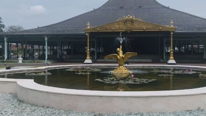 jalan jalan ke istana