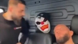 Trò đùa xúc xích