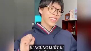 Ủa tui cười luôn ó