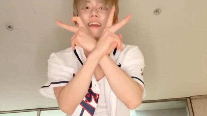 Bị chìm ngập trong đôi chân dài 🥹【Choi Yeonjun】260306 260309 Cập nhật TikTok thử thách 'Make it coun